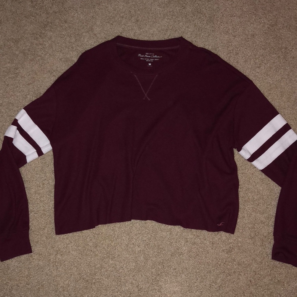 maroon shirt